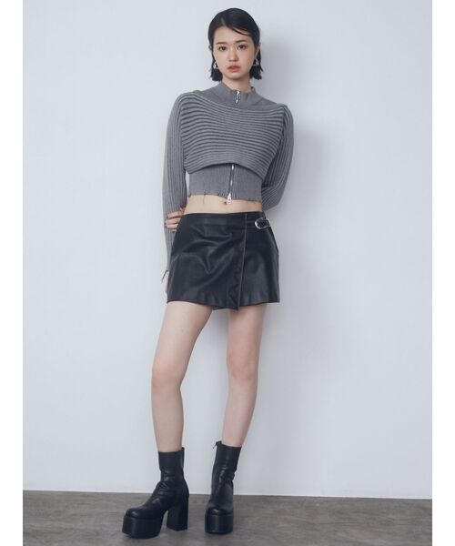 EMODA（エモダ）の「フェイクレザーラップショートパンツ（その他パンツ・レディース・ブラック/ブラウン・SMALL/MEDIUM）」の8枚目の写真