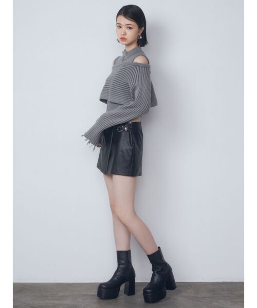 EMODA（エモダ）の「フェイクレザーラップショートパンツ（その他パンツ・レディース・ブラック/ブラウン・SMALL/MEDIUM）」の11枚目の写真