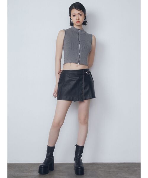 EMODA（エモダ）の「フェイクレザーラップショートパンツ（その他パンツ・レディース・ブラック/ブラウン・SMALL/MEDIUM）」の12枚目の写真