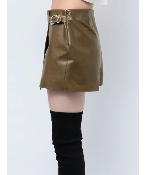 フェイクレザーラップショートパンツ（その他パンツ）｜EMODA（エモダ）