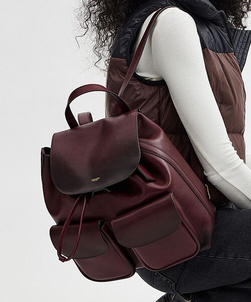 COACH(コーチ)の「クロスビー バックパック 28(バックパック/リュック・レディース・レッド系その他・ONE)」の1枚目の写真
