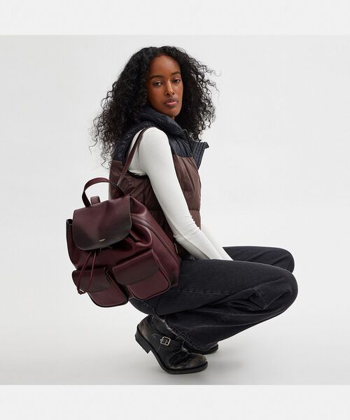 COACH(コーチ)の「クロスビー バックパック 28(バックパック/リュック・レディース・レッド系その他・ONE)」の2枚目の写真