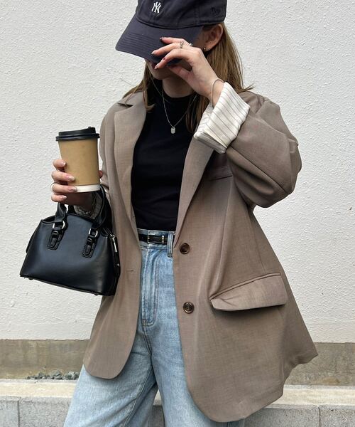 KOBE LETTUCE(コウベレタス)の「ドロップショルダージャケット(テーラードジャケット・レディース・ブラック/グレー/グレイッシュベージュ・M)」の3枚目の写真