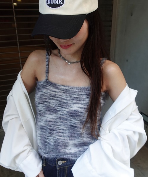 Lots of Love(ロッツオブラブ)の「フェザーニットビスチェ(ニット/セーター・レディース・ブラウン/パープル/アイボリー/ホワイト×ブラック/サックスブルー・M)」の19枚目の写真