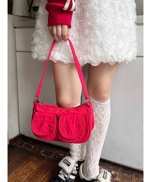 WC（ダブル シー）の「コンパクトポケットバッグ（ショルダーバッグ・レディース・ブラック/レッド・FREE）」の2枚目の写真