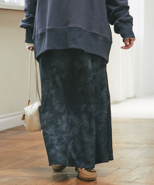 un dix cors（アンディコール）の「《WEB限定》ボカシ柄サテンスカート（スカート・レディース・ブラック/カーキ・FREE）」の14枚目の写真