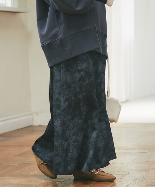 un dix cors（アンディコール）の「《WEB限定》ボカシ柄サテンスカート（スカート・レディース・ブラック/カーキ・FREE）」の15枚目の写真