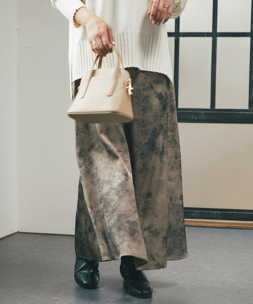 un dix cors（アンディコール）の「《WEB限定》ボカシ柄サテンスカート（スカート・レディース・ブラック/カーキ・FREE）」の7枚目の写真