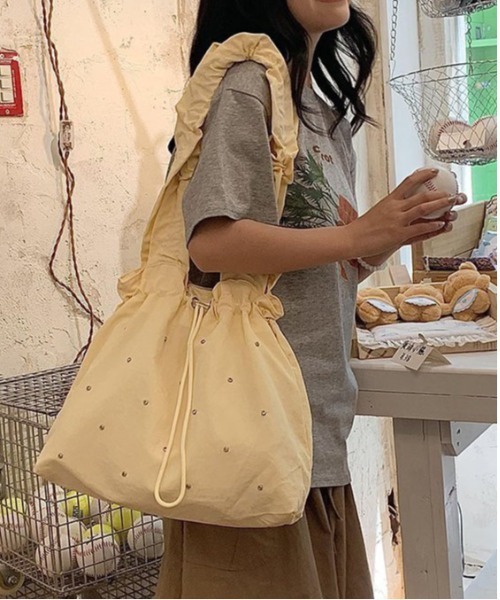 gossip!ロサンゼルス(ゴシップロサンゼルス)の「ラインストーン付き ドローコード 巾着バッグ(ショルダーバッグ・レディース・イエロー/ピンク/ブラック・FREE)」の11枚目の写真