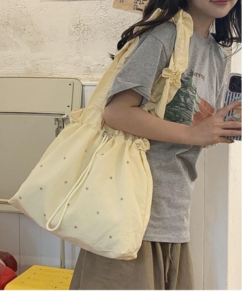 gossip!ロサンゼルス(ゴシップロサンゼルス)の「ラインストーン付き ドローコード 巾着バッグ(ショルダーバッグ・レディース・イエロー/ピンク/ブラック・FREE)」の16枚目の写真