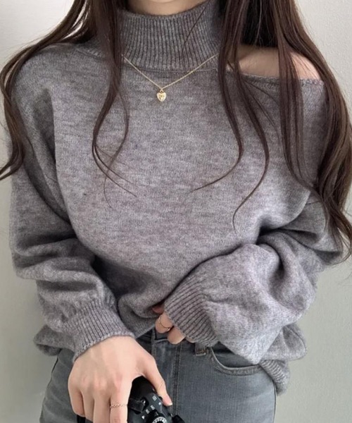 GLAMOROUS JANE(グラマラスジェーン)の「ワンショルカットアウトハイネックニットトップス(ニット/セーター・レディース・グレー/オフホワイト/ブラック・FREE)」の21枚目の写真