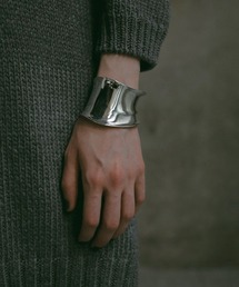 ETRE TOKYO | ストリームラインワイドカフ(バングル/リストバンド)