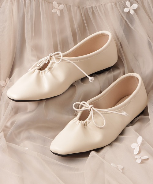 Lace Ladies(レースレディース)の「レザー調 アーモンドトゥ リボン カットアウト パンプス(パンプス・レディース・ブラウン/ブラック/アイボリー・22.5cm/23cm/23.5cm/24cm/24.5cm)」の13枚目の写真