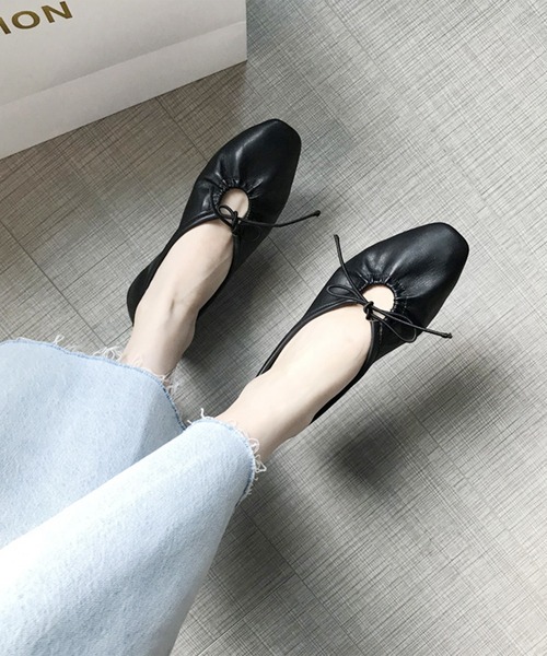 Lace Ladies(レースレディース)の「レザー調 アーモンドトゥ リボン カットアウト パンプス(パンプス・レディース・ブラウン/ブラック/アイボリー・22.5cm/23cm/23.5cm/24cm/24.5cm)」の14枚目の写真