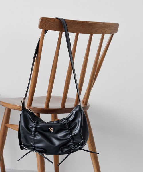 GLOBAL WORK（グローバルワーク）の「PUリボンショルダー/248357（ショルダーバッグ・キッズ・ブラック/アイボリー・FREE）」の4枚目の写真