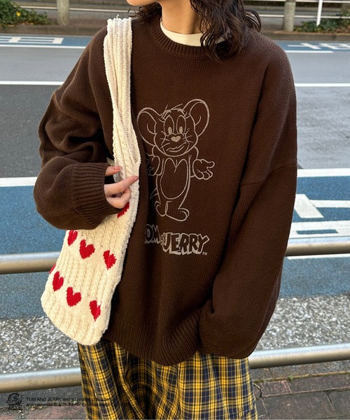 kutir（クティール）の「【トムとジェリー/Tom and Jerry】フロントデザインニット（ニット/セーター・レディース・ボルドー/アイボリー/ブラウン/ネイビー・FREE）」の3枚目の写真