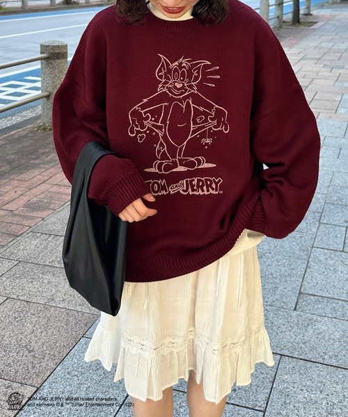 kutir（クティール）の「【トムとジェリー/Tom and Jerry】フロントデザインニット（ニット/セーター・レディース・ボルドー/アイボリー/ブラウン/ネイビー・FREE）」の4枚目の写真