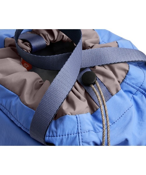 entre square(アントレスクエアー)の「Bellroy/ハンドバック/ショルダーバッグ Cinch Bucket Bag デニムブルー(廃盤カラー)(ショルダーバッグ・メンズ・ブルー・ONE SIZE)」の4枚目の写真