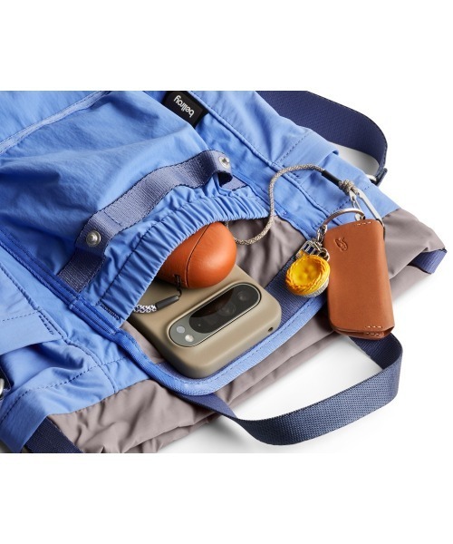 entre square(アントレスクエアー)の「Bellroy/ハンドバック/ショルダーバッグ Cinch Bucket Bag デニムブルー(廃盤カラー)(ショルダーバッグ・メンズ・ブルー・ONE SIZE)」の6枚目の写真