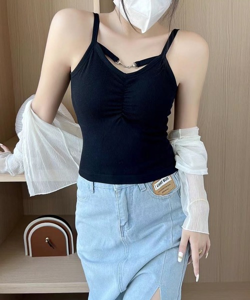 Lace Ladies(レースレディース)の「ソリッドカラー フロント ギャザー Vネック キャミソール(キャミソール・レディース・グレー/ブラック/ホワイト・FREE)」の21枚目の写真
