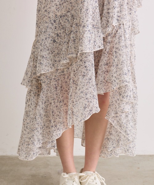 OLIVE des OLIVE(オリーブデオリーブ)の「肩リボンフリルワンピース(ワンピース・レディース・アイボリー/ブラック/オフホワイト・FREE)」の11枚目の写真