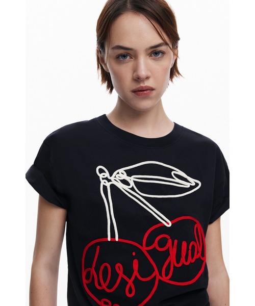 Desigual（デシグアル）の「TSCHERRIES チェリーアウトライン Tシャツ（Tシャツ/カットソー・レディース・ブラック・XS/S/M/L/XL）」の4枚目の写真