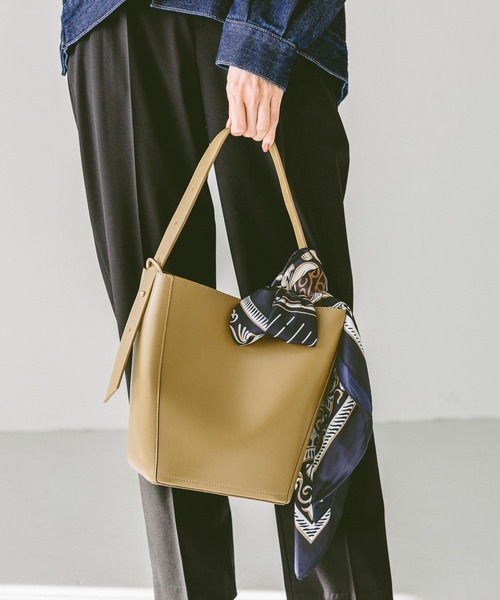 GLOBAL WORK（グローバルワーク）の「大判プリントスカーフ/253071（バンダナ/スカーフ・レディース・ホワイト/グリーン/ベージュ/ネイビー/オレンジ/ブルー/オレンジ系その他6/ホワイト系その他5/レッド/カーキ/ダークブラウン/ライトグレー/ブラウン系その他/ブラウン系その他7・ONE SIZE）」の22枚目の写真