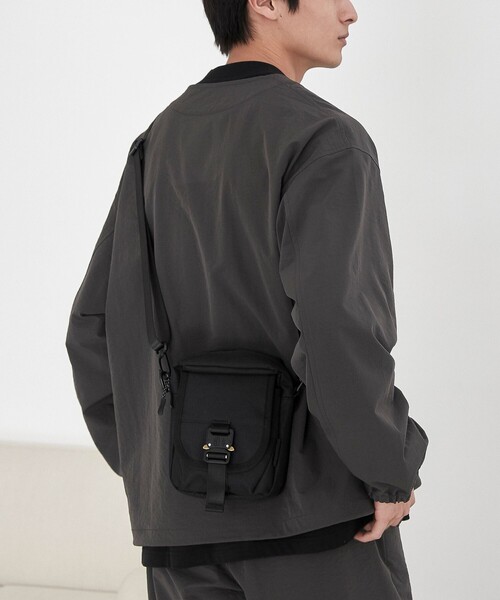 coen(コーエン)の「【C.Mt】MINI SHOULDER BAG(ショルダーバッグ・メンズ・ブラック/ダークグレー・FREE)」の2枚目の写真