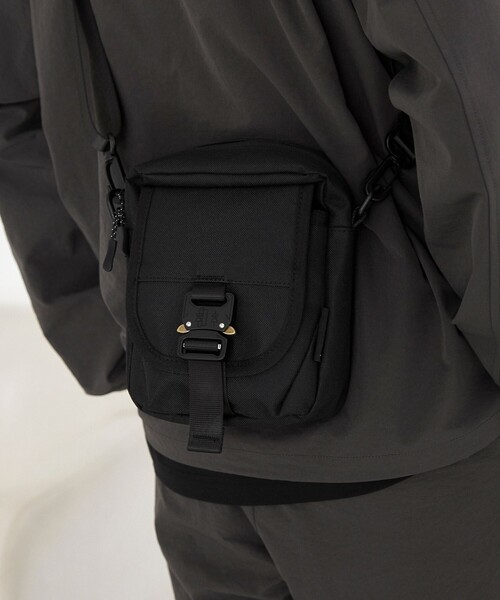coen(コーエン)の「【C.Mt】MINI SHOULDER BAG(ショルダーバッグ・メンズ・ブラック/ダークグレー・FREE)」の5枚目の写真