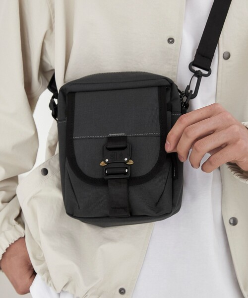 coen(コーエン)の「【C.Mt】MINI SHOULDER BAG(ショルダーバッグ・メンズ・ブラック/ダークグレー・FREE)」の16枚目の写真