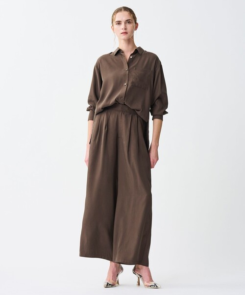 uncrave(アンクレイヴ)の「フィブリルシャンブレー ワイドパンツ(その他パンツ・レディース・グレー系/ベージュ系/ダークブラウン系/ブラック系/ネイビー系・2/0/1)」の3枚目の写真