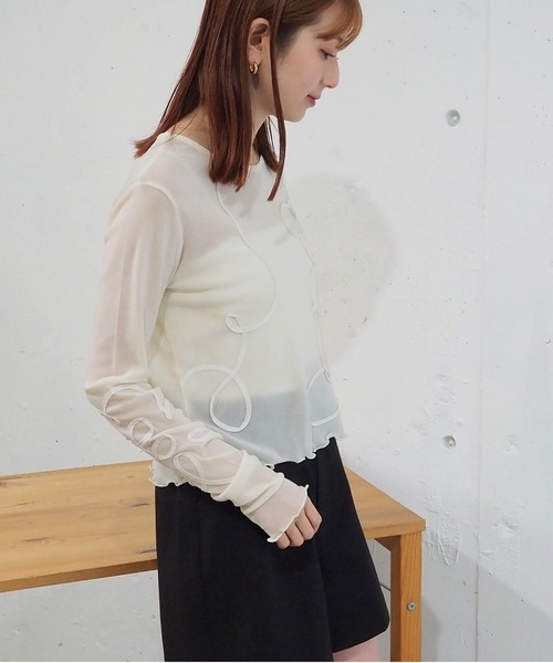 tiptop(ティップトップ)の「コード刺繍シアーロンT(Tシャツ/カットソー・レディース・ブラック/アイボリー/チャコールグレー・FREE)」の9枚目の写真