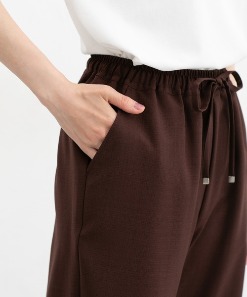 Honeys（ハニーズ）の「イージーストレートパンツ（スラックス・レディース・ネイビー/グリーン/ブラック/ライトベージュ/ブルー/ボルドー・L/LL/M/S）」の15枚目の写真