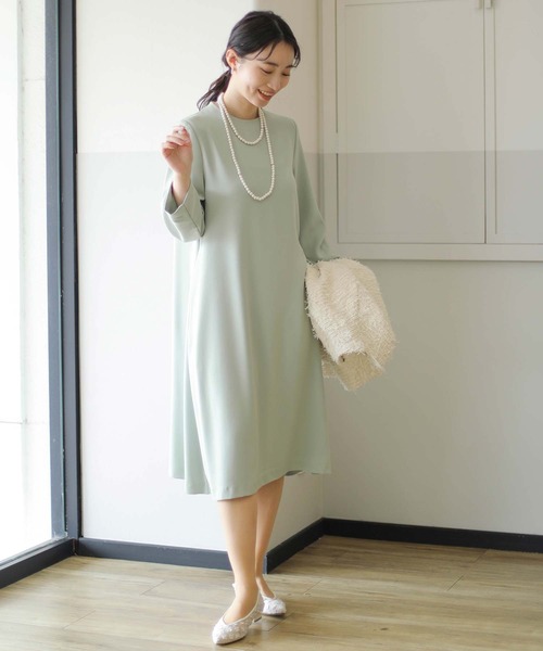 Gready Brilliant(グレディブリリアン)の「バックパールクルーネックAラインフレア(ワンピース・レディース・ブラック/イエロー系その他・FREE)」の1枚目の写真