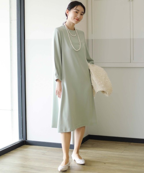 Gready Brilliant(グレディブリリアン)の「バックパールクルーネックAラインフレア(ワンピース・レディース・ブラック/イエロー系その他・FREE)」の11枚目の写真