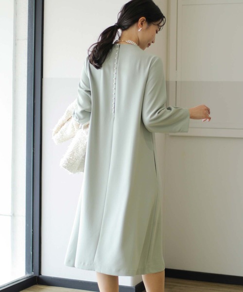 Gready Brilliant(グレディブリリアン)の「バックパールクルーネックAラインフレア(ワンピース・レディース・ブラック/イエロー系その他・FREE)」の14枚目の写真