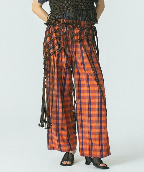 ROSE BUD(ローズバッド)の「MACRAME SKIRT(スカート・レディース・ホワイト/ブラック・ONE SIZE)」の2枚目の写真