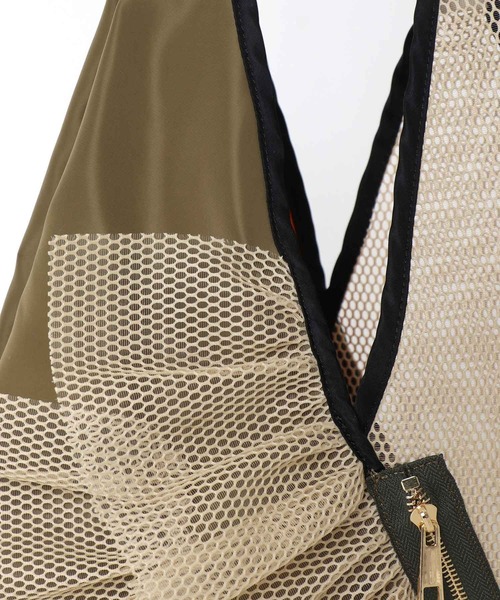 OUTDOOR PRODUCTS(アウトドアプロダクツ)の「【RISLEY×OUTDOOR PRODUCTS】トライアングルフリルメッシュBAG(トートバッグ・レディース・ベージュ系その他/イエロー×グレー/ブラック×カーキ・FREE)」の19枚目の写真