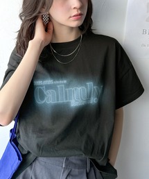 1枚で着映える。平和グラフィックスプレー風ロゴ半袖Tシャツ(オーバーサイズ）
