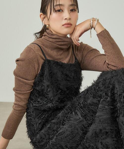 INDIVI（インディヴィ）の「【トレンド素材】シアーカットジャカード キャミワンピース（ワンピース・レディース・ライトグレー/ブラック・38/34/05/15 /13）」の2枚目の写真