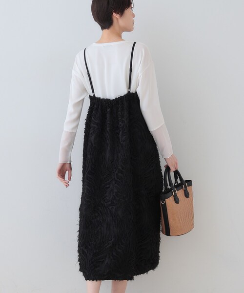 INDIVI（インディヴィ）の「【トレンド素材】シアーカットジャカード キャミワンピース（ワンピース・レディース・ライトグレー/ブラック・38/34/05/15 /13）」の5枚目の写真