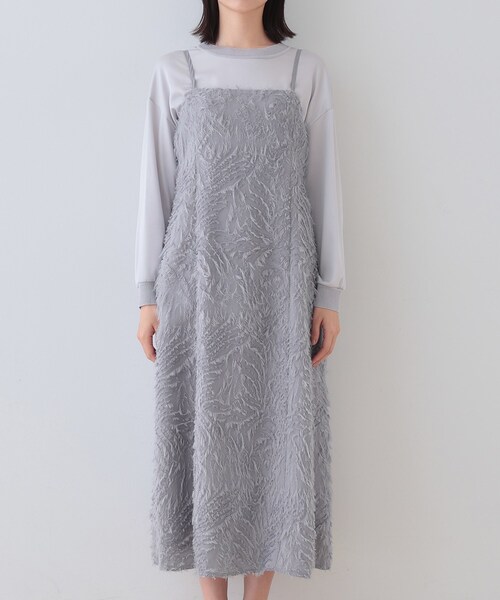 INDIVI（インディヴィ）の「【トレンド素材】シアーカットジャカード キャミワンピース（ワンピース・レディース・ライトグレー/ブラック・38/34/05/15 /13）」の9枚目の写真