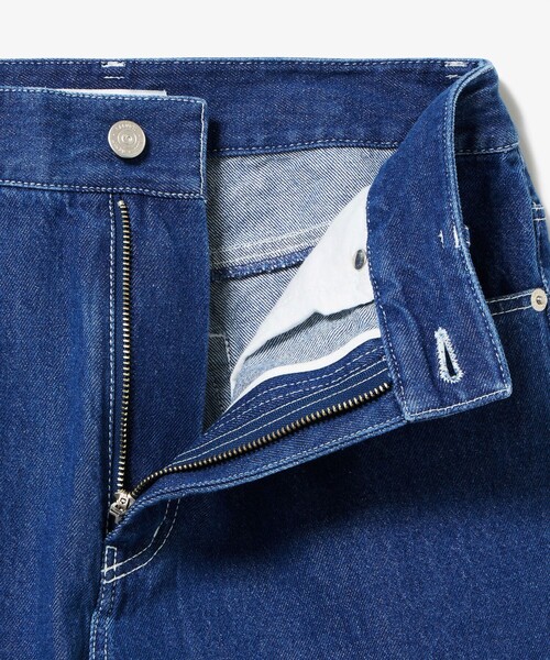 LACOSTE（ラコステ）の「プレーンデニム テーパードパンツ（デニムパンツ・レディース・ブルー/ネイビー・36/34/40/38）」の3枚目の写真