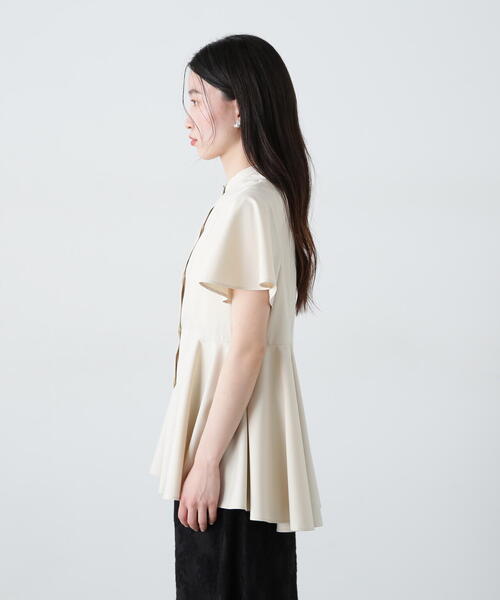 N.（N. Natural Beauty Basic）（エヌエヌナチュラルビューティーベーシック）の「フレアスリーブペプラムブラウス（シャツ/ブラウス・レディース・ベージュ/ブラウン/ライトグリーン・MEDIUM）」の9枚目の写真