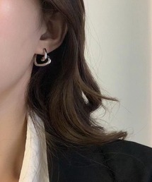 立体モチーフが可愛い。女子力アップハートモチーフピアス