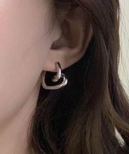 Forcement(フォースメント)の「立体モチーフが可愛い。女子力アップハートモチーフピアス(ピアス(両耳用)・レディース・シルバー/ゴールド・ONESIZE)」の10枚目の写真