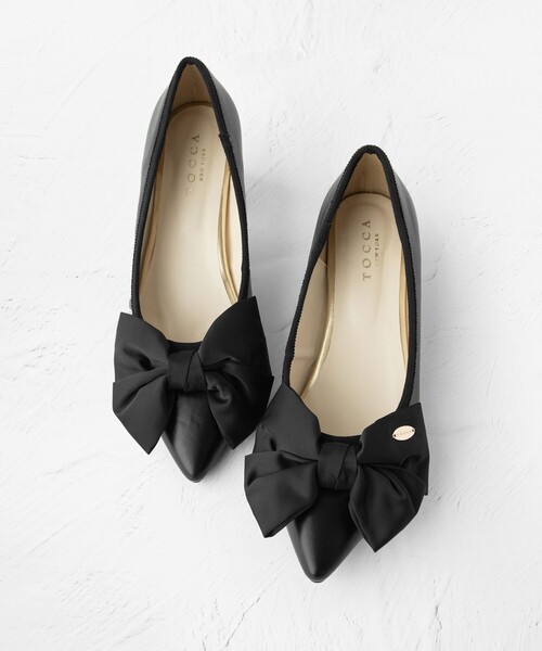 TOCCA(トッカ)の「RIBBON KNOT PUMPS パンプス(パンプス・レディース・ブラック系/ライトグレー系・39/38/37/36/35)」の4枚目の写真