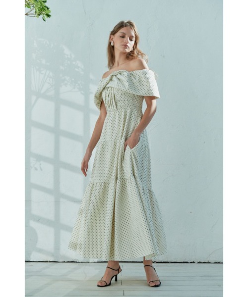 Estella.K(エステラケー)の「Fiona Long Dress オフショルドットケープドレス(ワンピース・レディース・ブラック/ホワイト・FREE)」の8枚目の写真