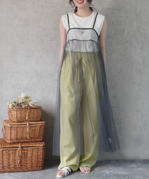 SELECT LEVERY(セレクトリベリー)の「チュール2WAYキャミワンピース(ワンピース・レディース・ベージュ/チャコールグレー/アイボリー・FREE)」の12枚目の写真