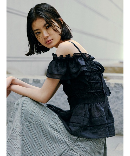 フレイ アイディー　新品　　フリルスリーブシャーリングブラウス　FREE FRAY I.D フリルスリーブシャーリングシャーリングブラウスBLK